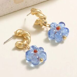 Mignonne Gavigan Sienna Flower Earrings in 14k Gold Plate and Blue Glass. EUC